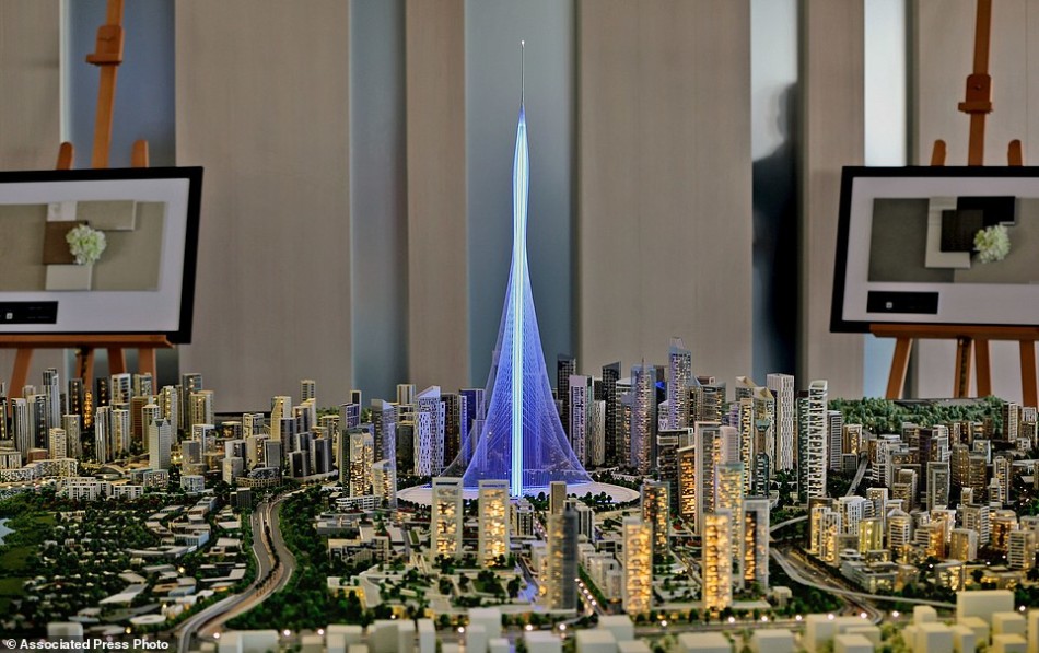 阿联酋迪拜拥有全球第一高楼哈里发塔,但当地emaar地产董事长阿拉巴10