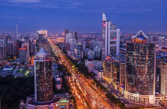 北京:规划三大夜间旅游发展轴 长安街提升“颜值”_社会频道_东方头条