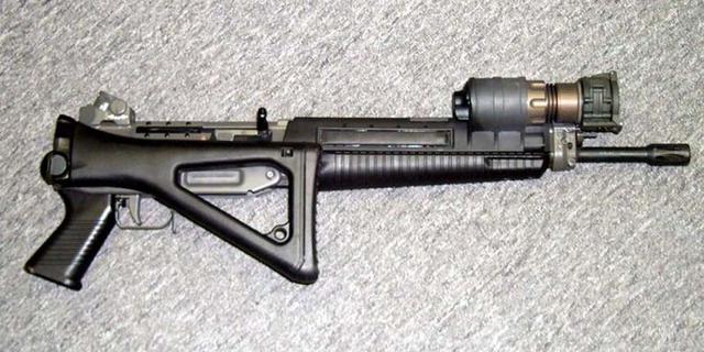 世界名枪数据:瑞士SG551突击步枪,内部精密分