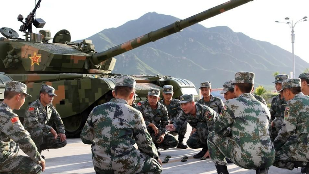 组图：解放军最新型99A主战坦克受阅方队曝光